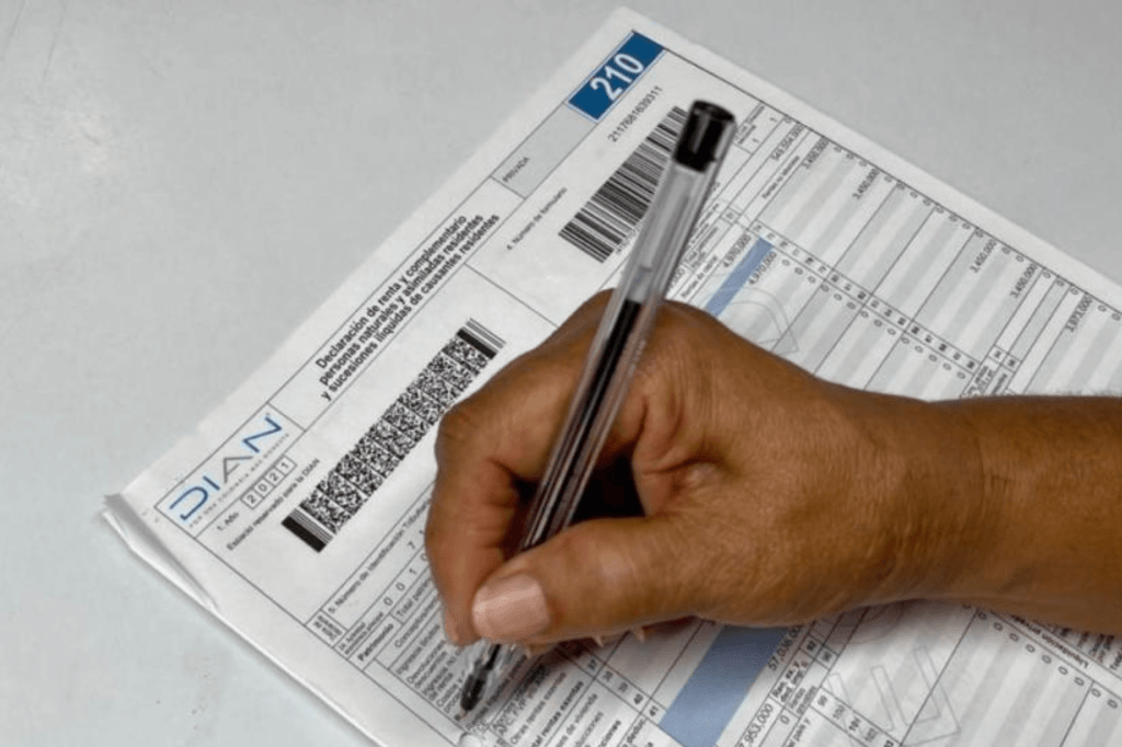 Quiénes deben declarar renta en 2025 ficondex